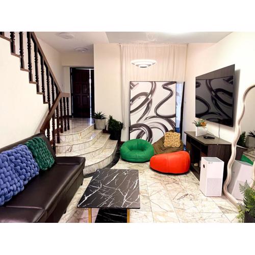 4BR 10PAX Ensuite Near EmQuartier Emporium Emsphere