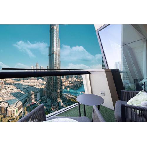 4BR Luxury Apartment with Burj Khalifa View and Direct Dubai Mall Access - Pool and PS5 Included