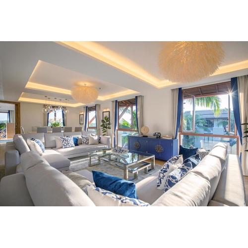 4BR Penthouse Royal Marina: Private Rooftop Pool with 360° View