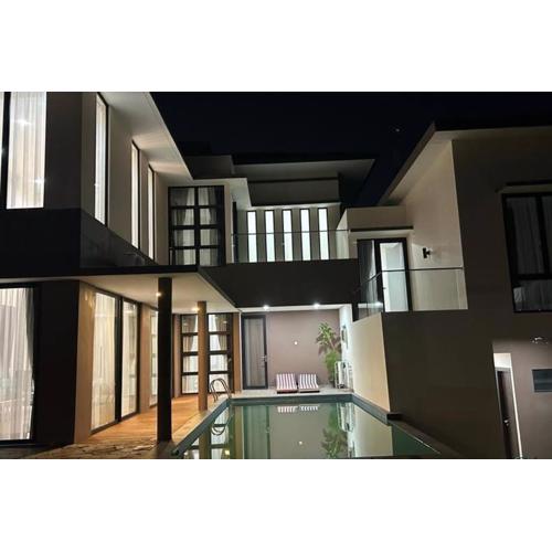 4BR Private Villa with Pool in the Heart of city