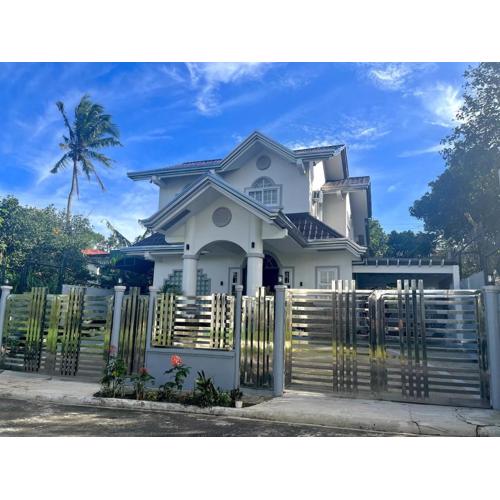 4BR Tagaytay House Staycation near Sky Ranch