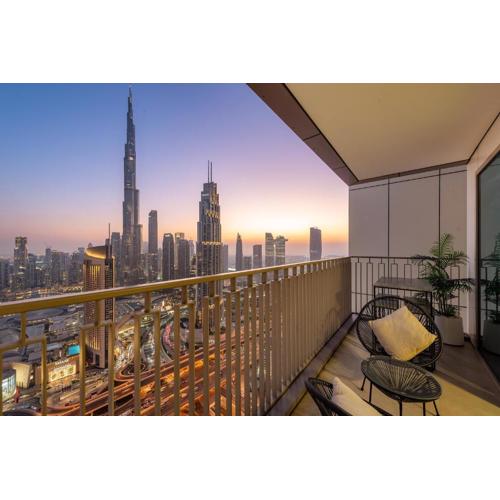 4BR with Spacious Balcony & Stunning Burj Khalifa Views