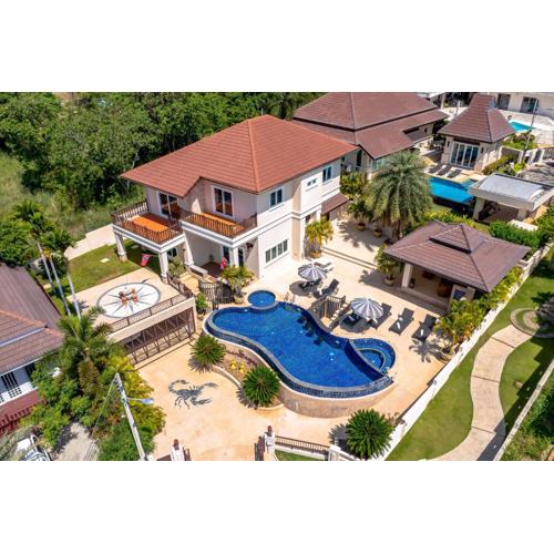 5 Bedroom Pool Villa Close To Town H5