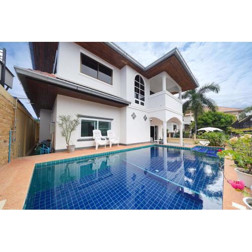 5 bedroom pool villa quiet beach