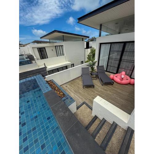 5 bedroom villa with rooftop pool in Laguna Park