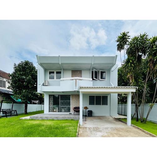 5 beds 452sqm with Private garden Pet-friendly CCTV quiet and homey