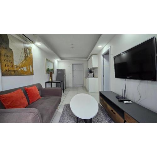 5 min walk to beach Tropical Garden