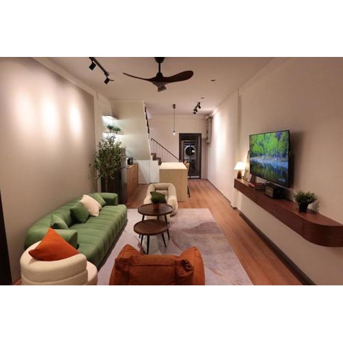 5 Min Walk to BTS - New Listing