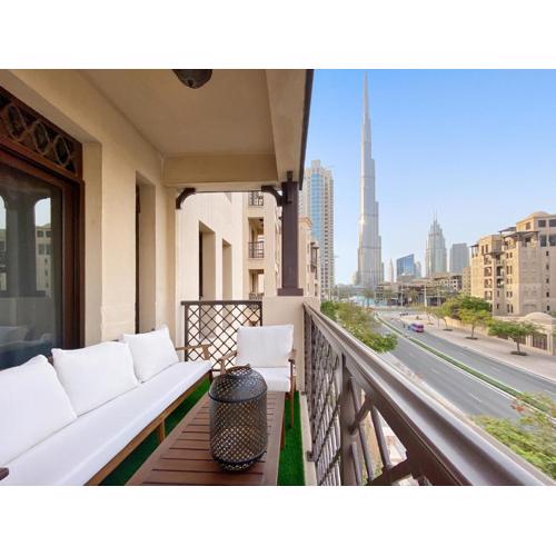 5 Min Walk to Burj Khalifa 2BHK Luxury Downtown Burj Haven