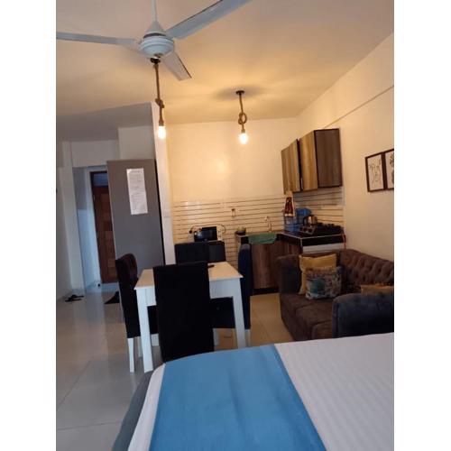 5 Minutes to the Beach - Studio