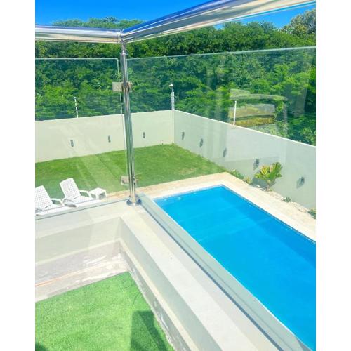 5 Star Villa minutes from Airport and Beaches