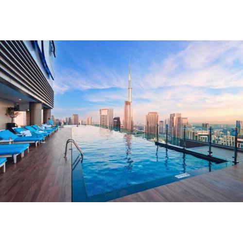 5 Stars Living Infinity Pool Burj Khalifa view