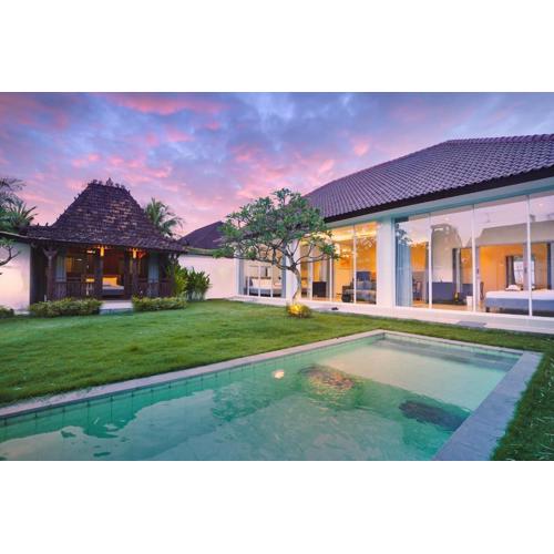 5BR in Seminyak Central Big yard