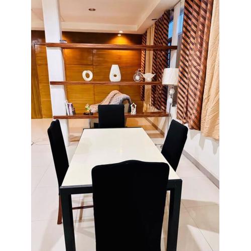 5min to SM, Beside Landbank, max 6 pax