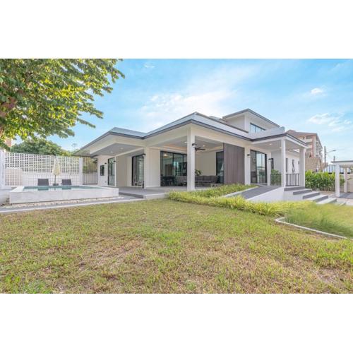 芭提雅市中心5卧现代轻奢别墅pool villa近21航站楼海边