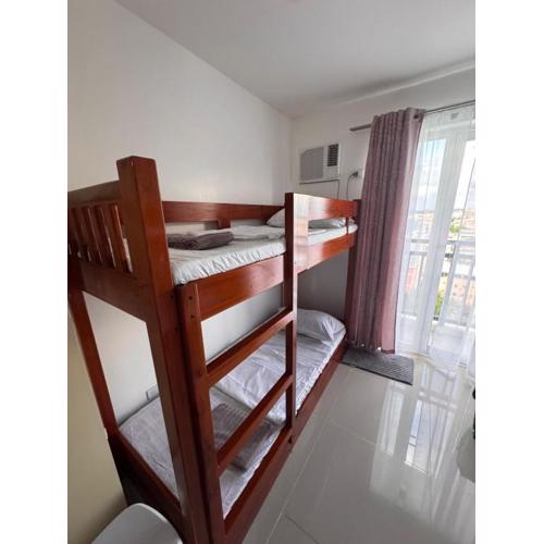 6 beds condo unit in Bernwood Tower