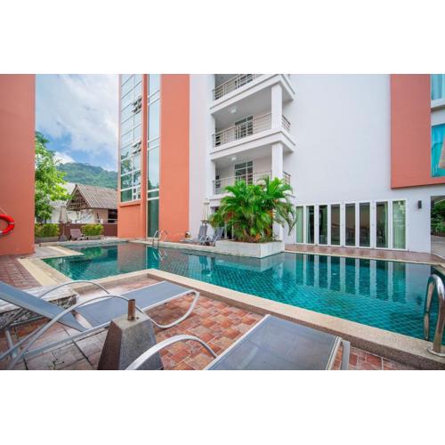 芭东 621两卧两卫公寓 近夜市 便利店 有电梯泳池健身房