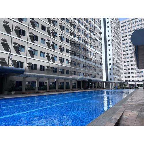 642 - Quiet & secured condo in Cavite with HI speed WIFI