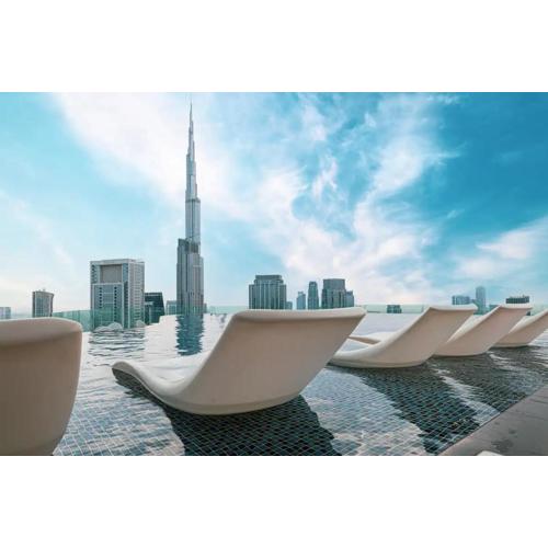 64th Floor Highest Downtown Infinity Pool Burj Khalifa View