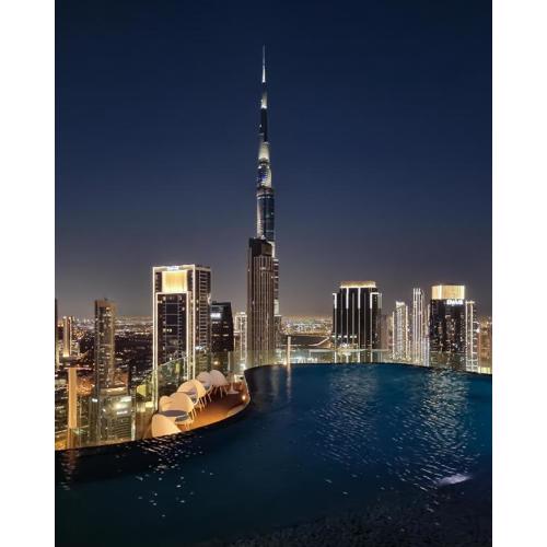 64th floor rooftop pool offering amazing Burj Khalifa views, 2BR apartment in Paramount Hotel Midtown
