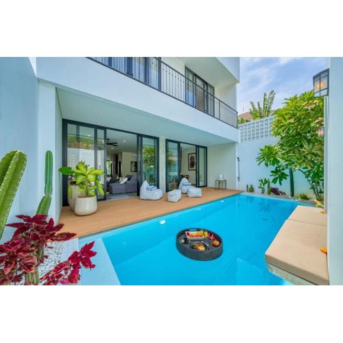 650m to Perenenan beach! Lux 4bd villa with rooftop