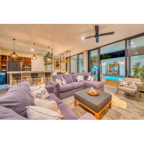 650m to Pererenan Beach a Lux 3bd Villa with Rooftop