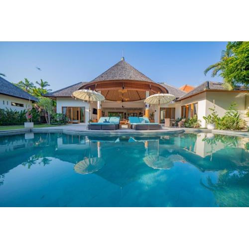 7 BR Luxury Oasis in Seminyak