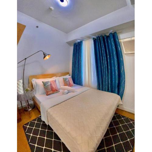 8 Adriatico- 1 Bedroom Condo with Balcony in Ermita near US Embassy