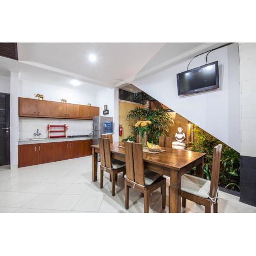 8-BR Private Pool Legian Villa 5-min Walk to Beach and Shops