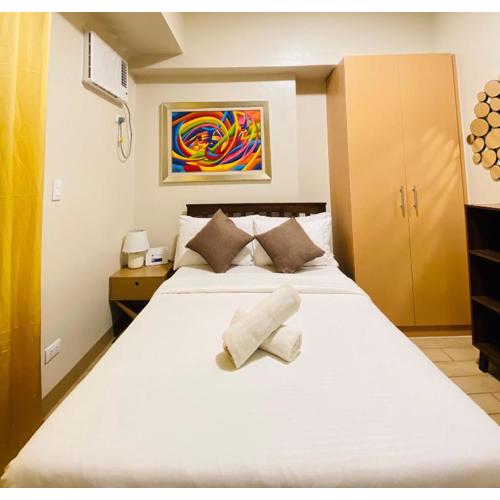 8 Skyline Sunset Suite