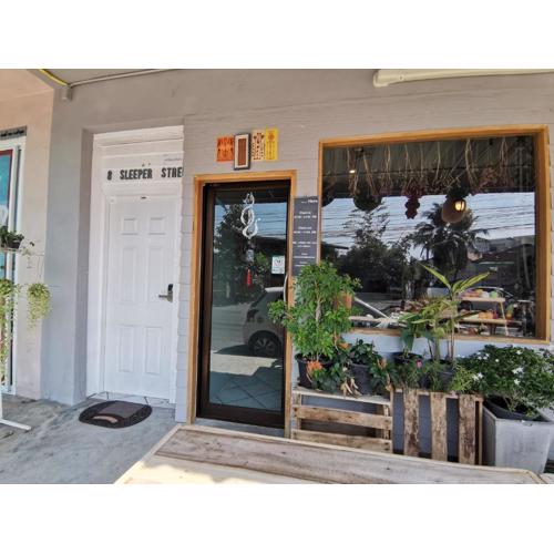 8 SLEEPER STREET Guesthouse