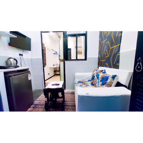 806 Budget Studio SQ - Gym, Pool, Office Lounge