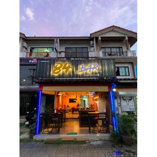 84 Bar & Guest House