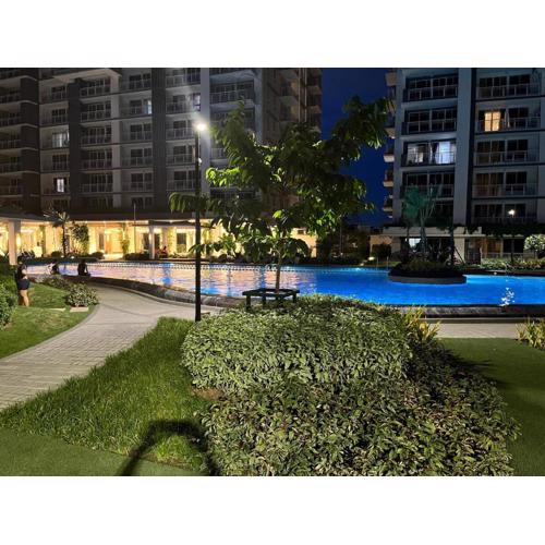 86 sqm, 3BR condo, Free Prking, WiFi, ntflx