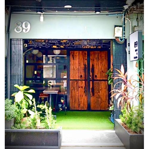 89 Bed & Studio Hostel