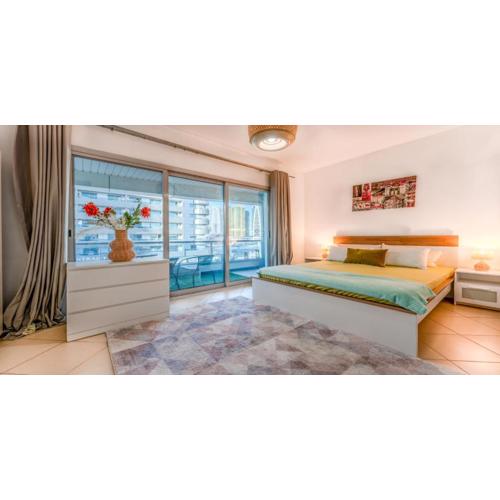 8min Walk from JBR beach Stylish 1-Bedroom Apartment in Dubai Marina