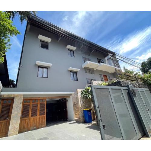 9 Residence Guesthouse Syariah Cilandak