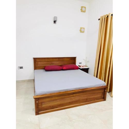 91-10B Papura family flat