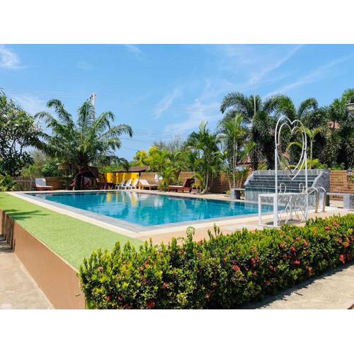 แสงหิรัญ บีช รีสอร์ท