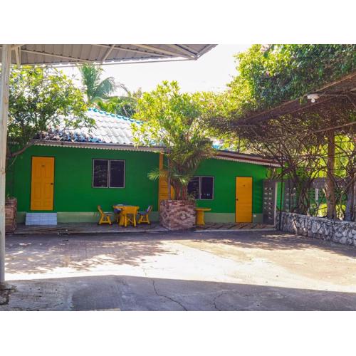 แฝดสามการ์เด้นท์รีสอร์ท