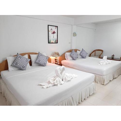 สตาร์ รีสอร์ท (สี่แยก จปร)