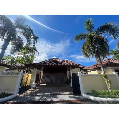 奢华泳池花园别墅步行到海滩