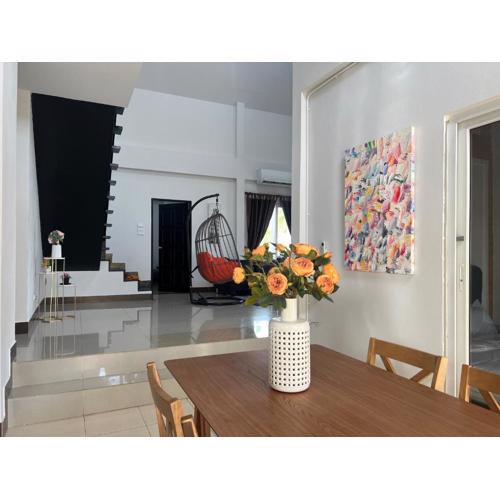 市中心六卧豪华泳池别墅