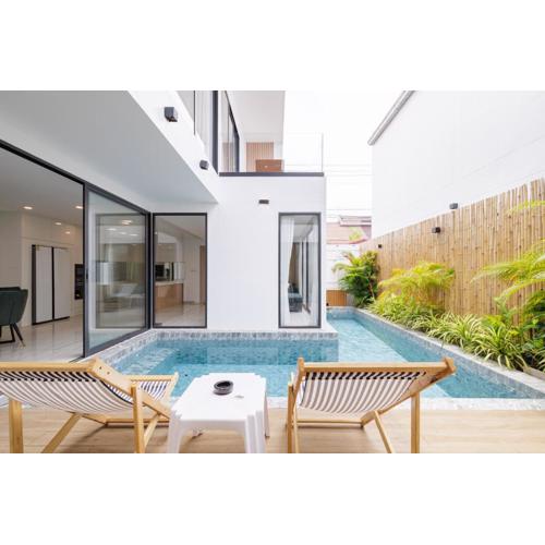 芭提雅市区独栋四卧泳池别墅