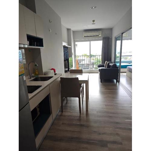 芭提雅中心海公寓唯美日落情侣度假