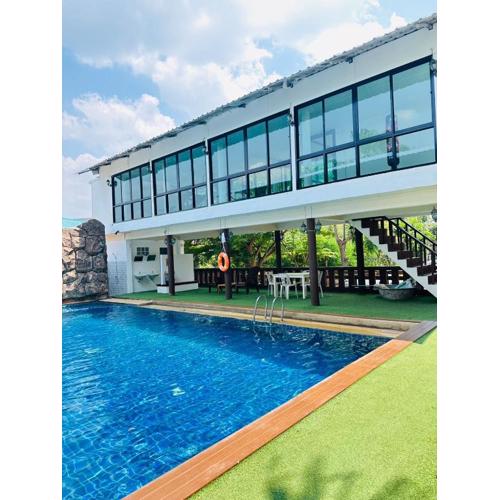 โรงแรมภูรัญญารีสอร์ทเขาใหญ่