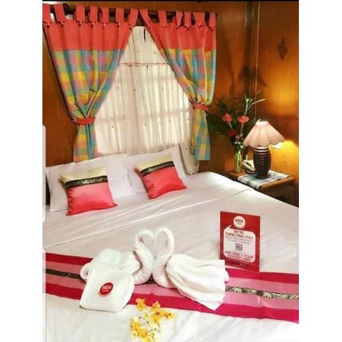 โรงแรมอัมพรรีสอร์ท