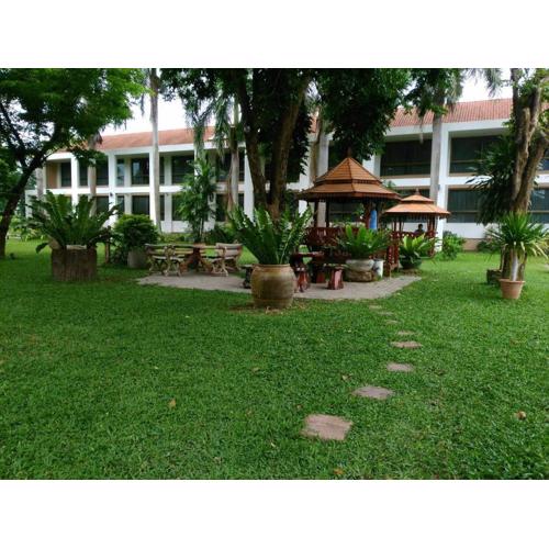 โรงแรมฉัตรแก้ว