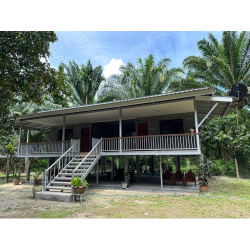 บ้านสวนริมธาร โฮมสเตย์ ท้ายเหมือง พังงา