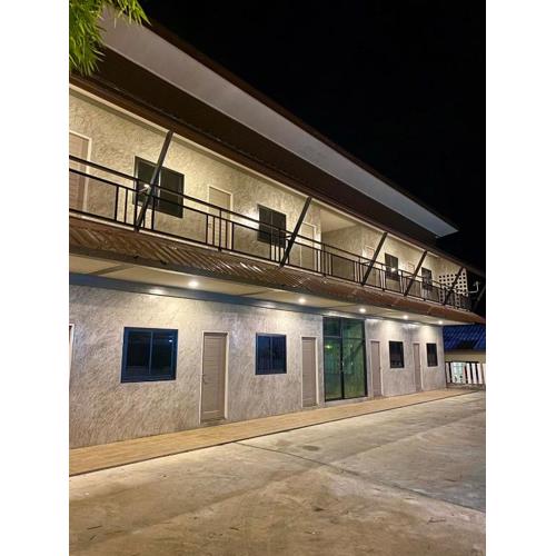 บ้านต้นไม้เพลส อุทัยธานี